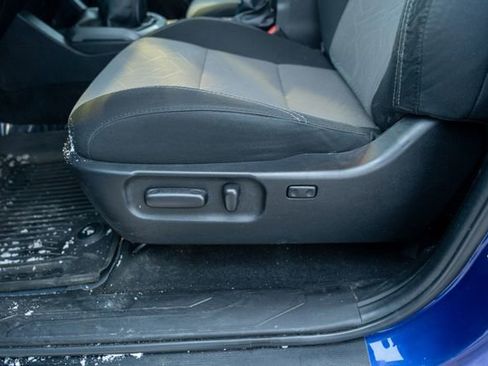 Used 2022 Toyota Tacoma TRD Off-Road image 24