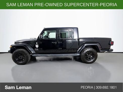 Used 2022 Jeep Gladiator Overland w/ Trailer Tow Package AWD/4WD image 4