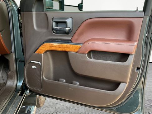 Used 2018 Chevrolet Silverado 2500 High Country AWD/4WD image 29