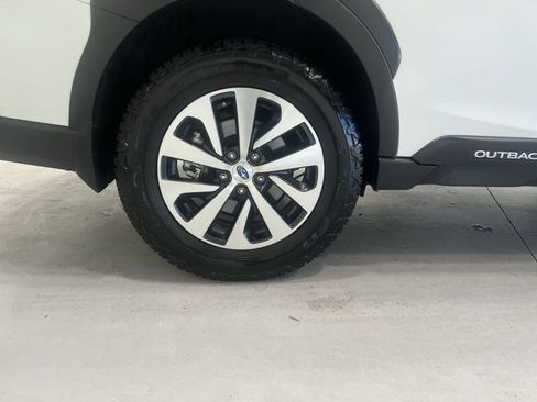 Used 2025 Subaru Outback Premium AWD/4WD image 10