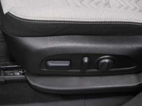 Used 2024 Chevrolet Equinox LS w/ LS Convenience Package FWD image 23