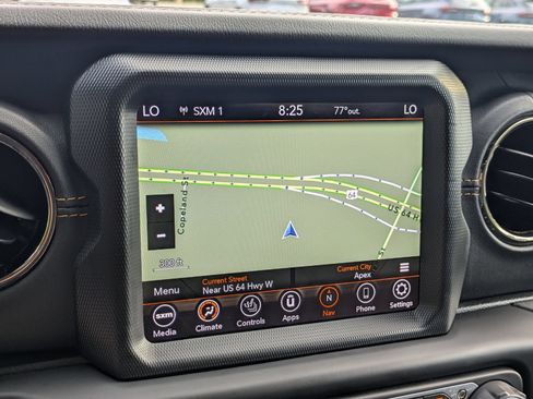 Used 2021 Jeep Wrangler Unlimited Sahara AWD/4WD image 22