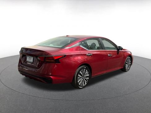 Used 2025 Nissan Altima 2.5 SV image 16