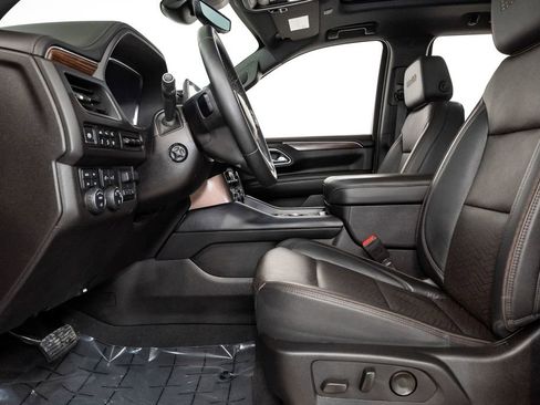 Used 2024 Chevrolet Tahoe High Country AWD/4WD image 15