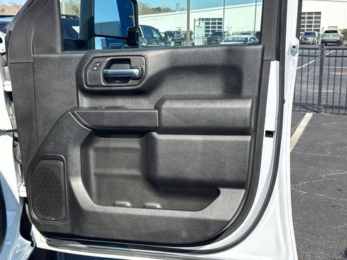 Used 2024 Chevrolet Silverado 2500 Custom w/ Custom Value Package image 15
