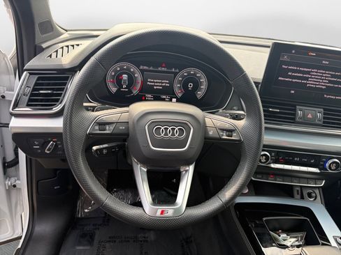 Used 2025 Audi Q5 2.0T Premium Plus w/ Premium Plus Package AWD/4WD image 10