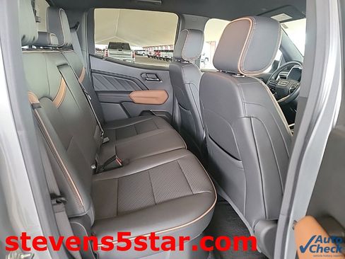 Used 2024 GMC Canyon AT4 w/ AT4 Premium Package image 7