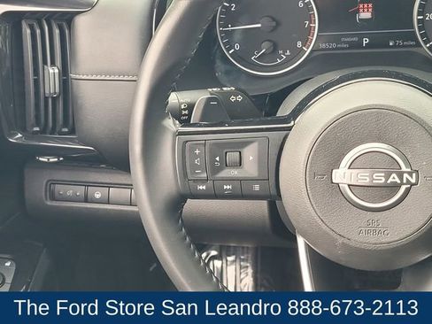 Used 2022 Nissan Pathfinder SV FWD image 16