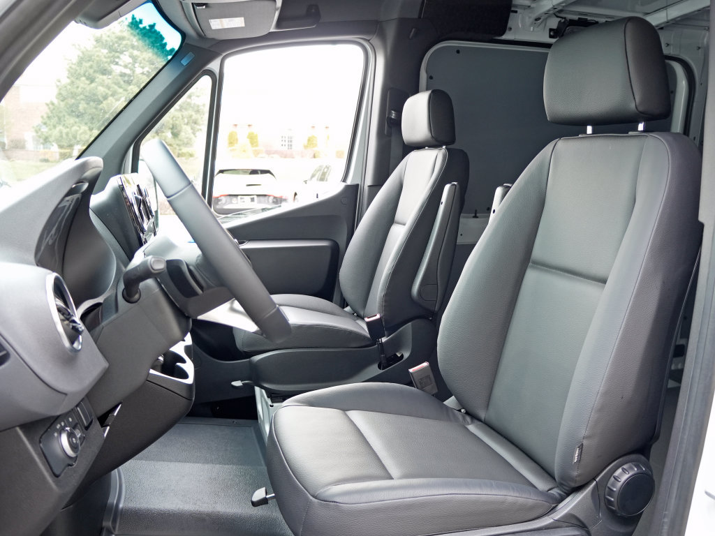 Used 2026 Mercedes-Benz Sprinter 2500 image 10