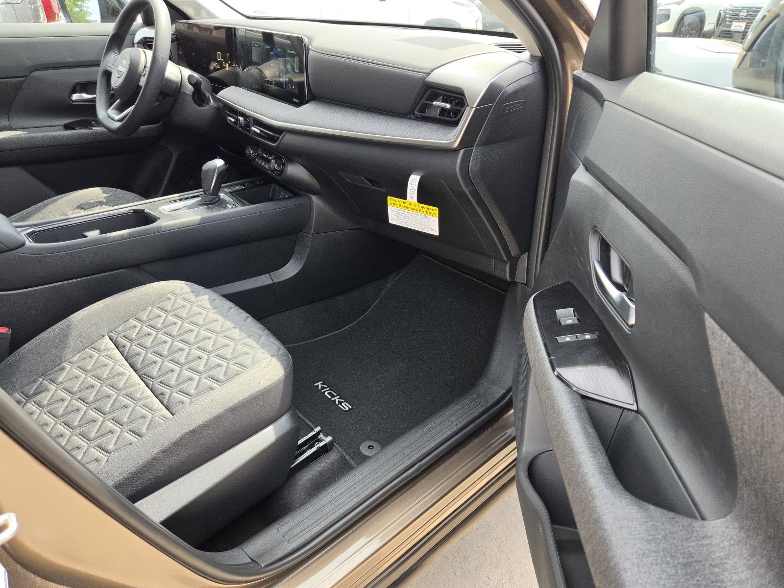 New 2027 Nissan Kicks SV AWD/4WD image 11