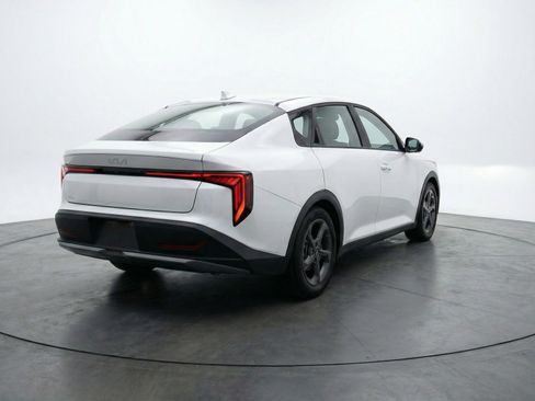 Used 2025 Kia K4 FWD image 9