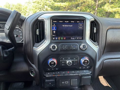 Used 2021 GMC Sierra 1500 SLT w/ SLT Premium Plus Package AWD/4WD image 32