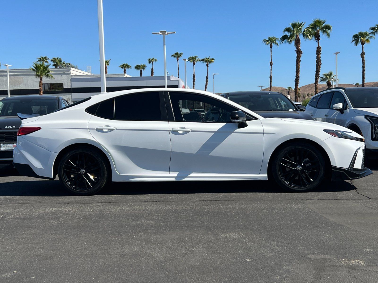 Used 2025 Toyota Camry SE FWD image 2