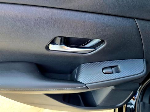 Used 2023 Nissan Sentra SV w/ Trunk Package image 32