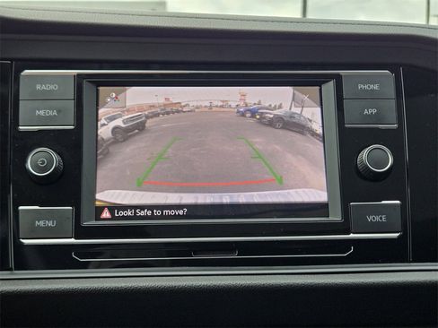 Used 2023 Volkswagen Jetta SE image 22