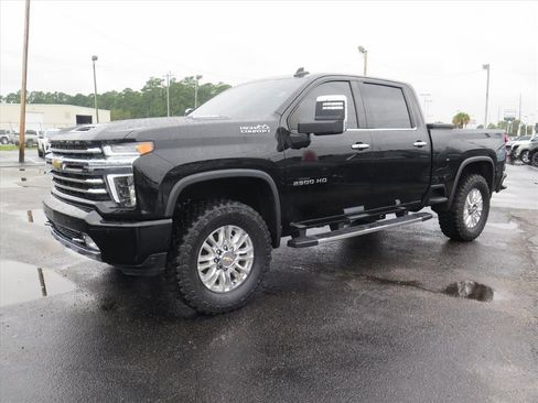 Used 2022 Chevrolet Silverado 2500 High Country w/ Z71 Off-Road Package image 8