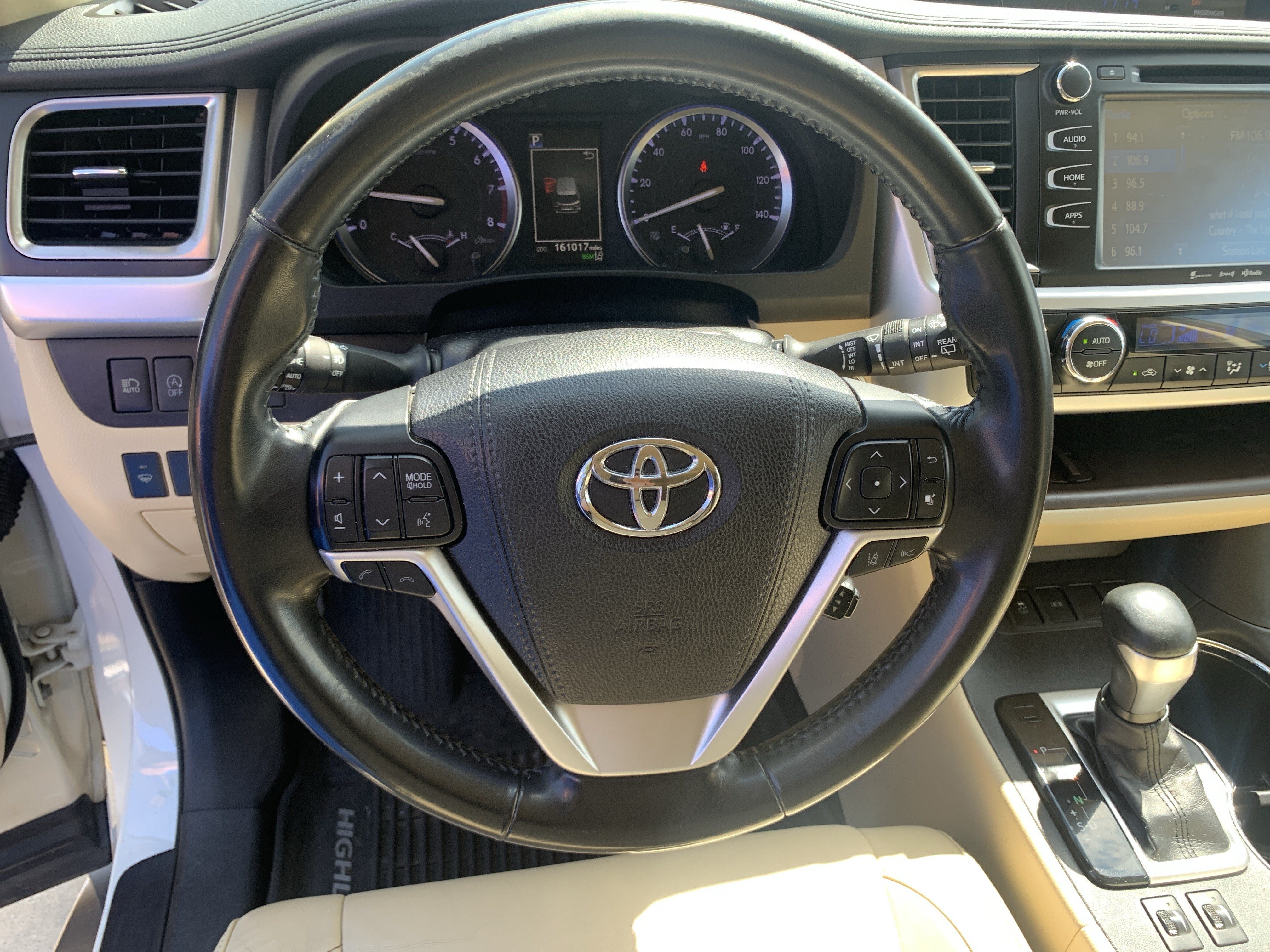 Used 2017 Toyota Highlander XLE FWD image 18