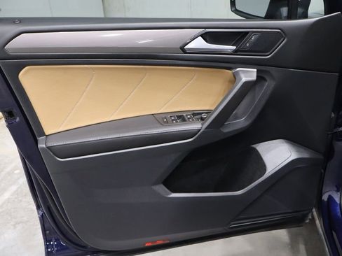 Used 2022 Volkswagen Tiguan SE image 11