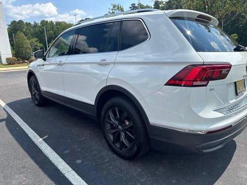 Certified 2024 Volkswagen Tiguan SE AWD/4WD image 12