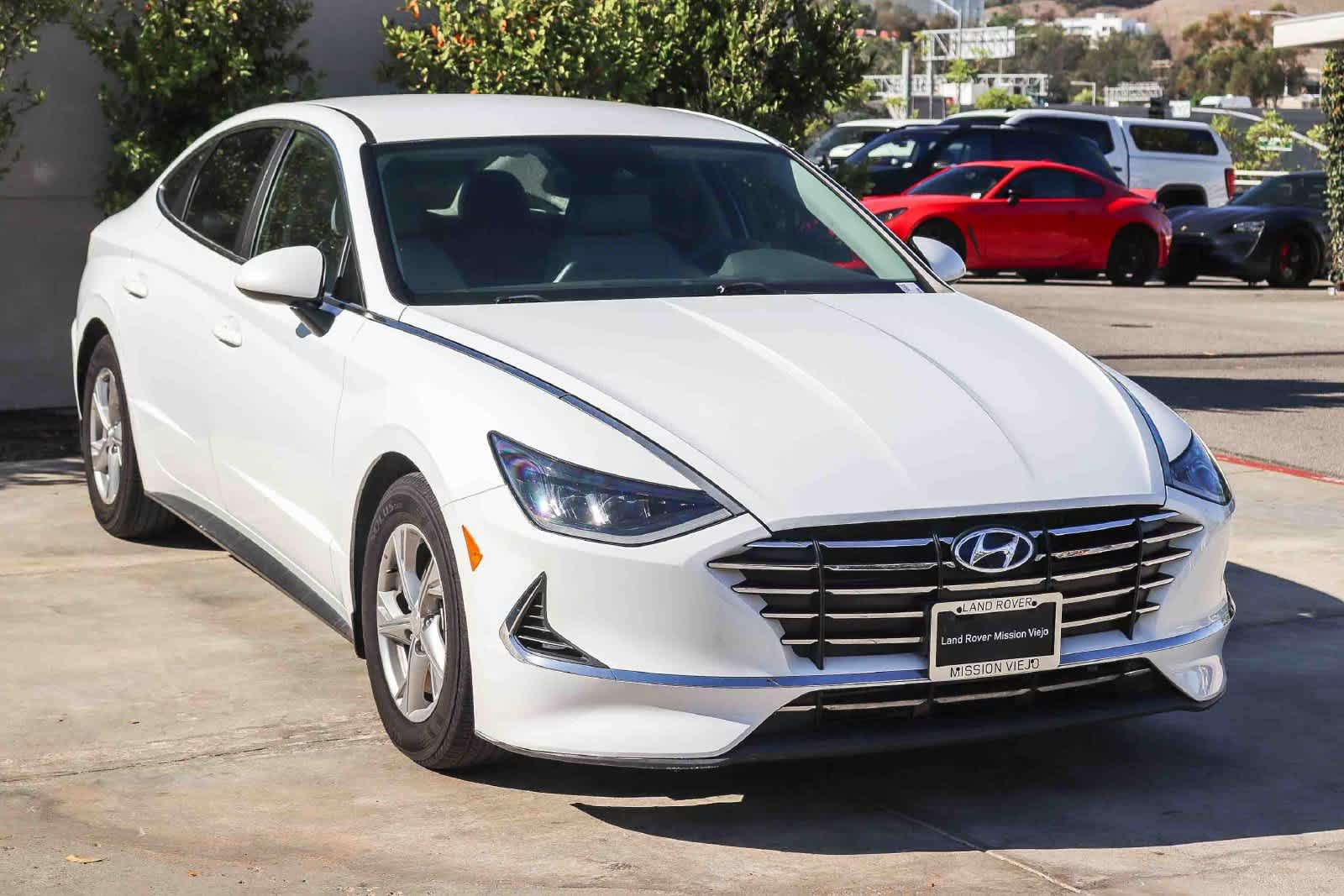 Used 2021 Hyundai Sonata SE w/ Preferred Accessory Package FWD image 3