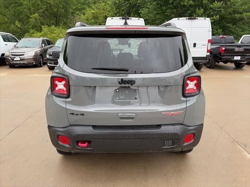 Used 2023 Jeep Renegade Trailhawk AWD/4WD image 8