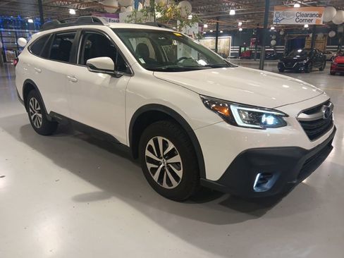 Used 2020 Subaru Outback Premium w/ Popular Package #1 AWD/4WD image 4
