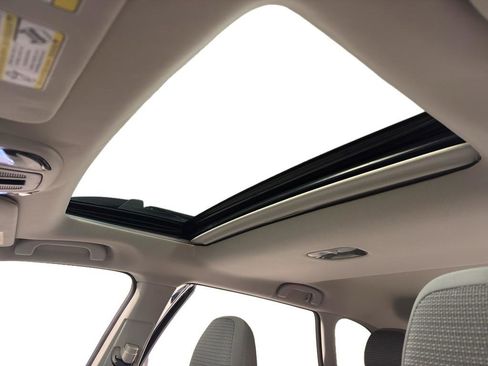 Used 2022 Subaru Outback Premium image 15