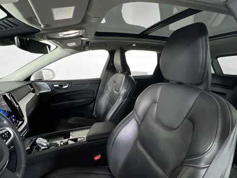 Used 2022 Volvo XC60 B5 Inscription w/ Advanced Package FWD image 21