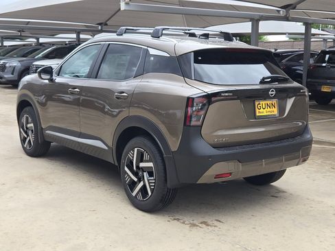 New 2026 Nissan Kicks SV FWD image 5