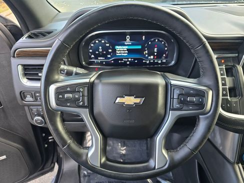 Used 2023 Chevrolet Suburban Premier image 25