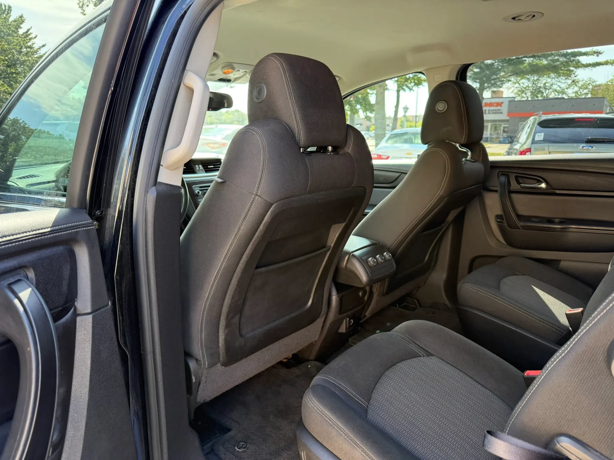 Used 2017 Chevrolet Traverse LT w/ Style and Technology Package AWD/4WD image 13
