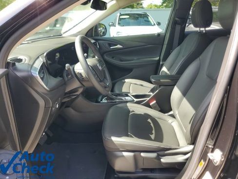 Used 2024 Buick Encore GX Sport Touring w/ Advanced Technology Package FWD image 17