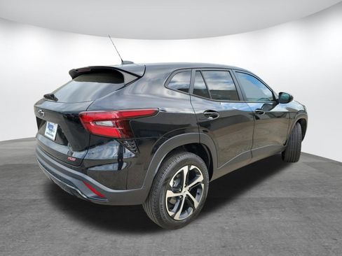 Used 2024 Chevrolet Trax RS w/ Driver Confidence Package image 5