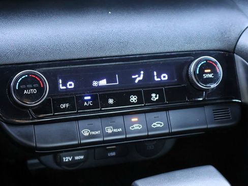 Used 2025 Hyundai Elantra Sport FWD image 28