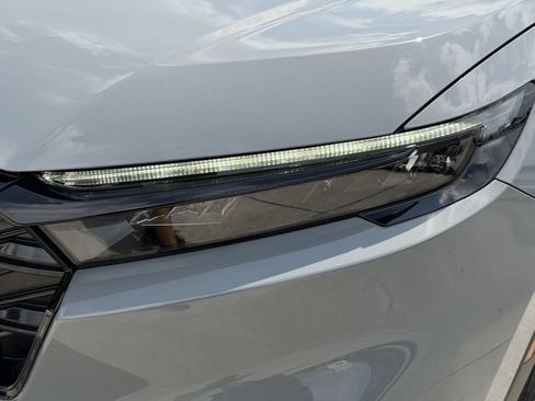 Used 2026 Honda CR-V Sport image 10