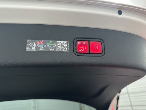 New 2026 Mercedes-Benz GLC 300 image 25