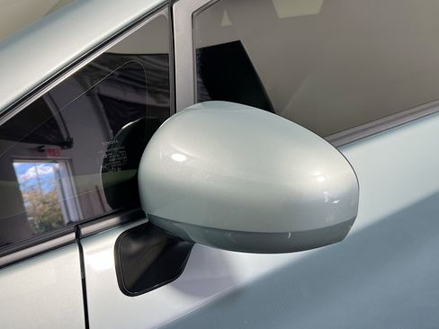 Used 2015 Toyota Prius Two image 12