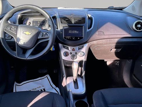 Used 2015 Chevrolet Trax LT w/ LT Sun and Sound Package image 8