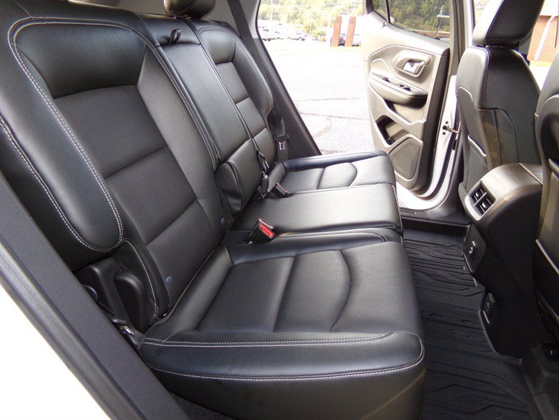 Used 2024 GMC Terrain SLT AWD/4WD image 24