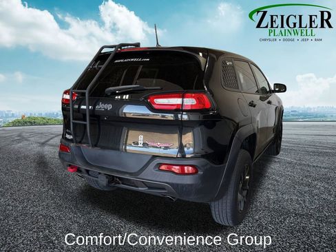 Used 2016 Jeep Cherokee Trailhawk w/ Comfort/Convenience Group AWD/4WD image 5
