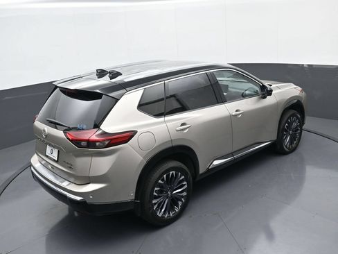 Used 2025 Nissan Rogue Platinum w/ Tech Package AWD/4WD image 35