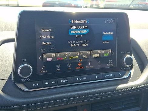 Used 2024 Nissan Rogue S AWD/4WD image 16