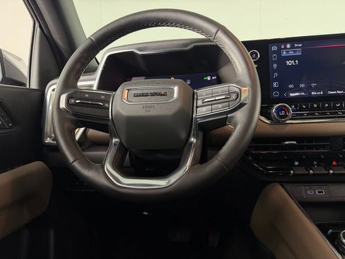 Used 2024 GMC Canyon Denali AWD/4WD image 16
