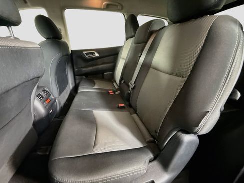 Used 2020 Nissan Pathfinder SV FWD image 25