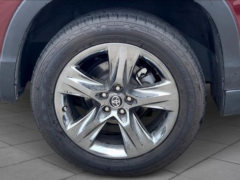 Used 2017 Toyota Highlander Limited Platinum FWD image 10