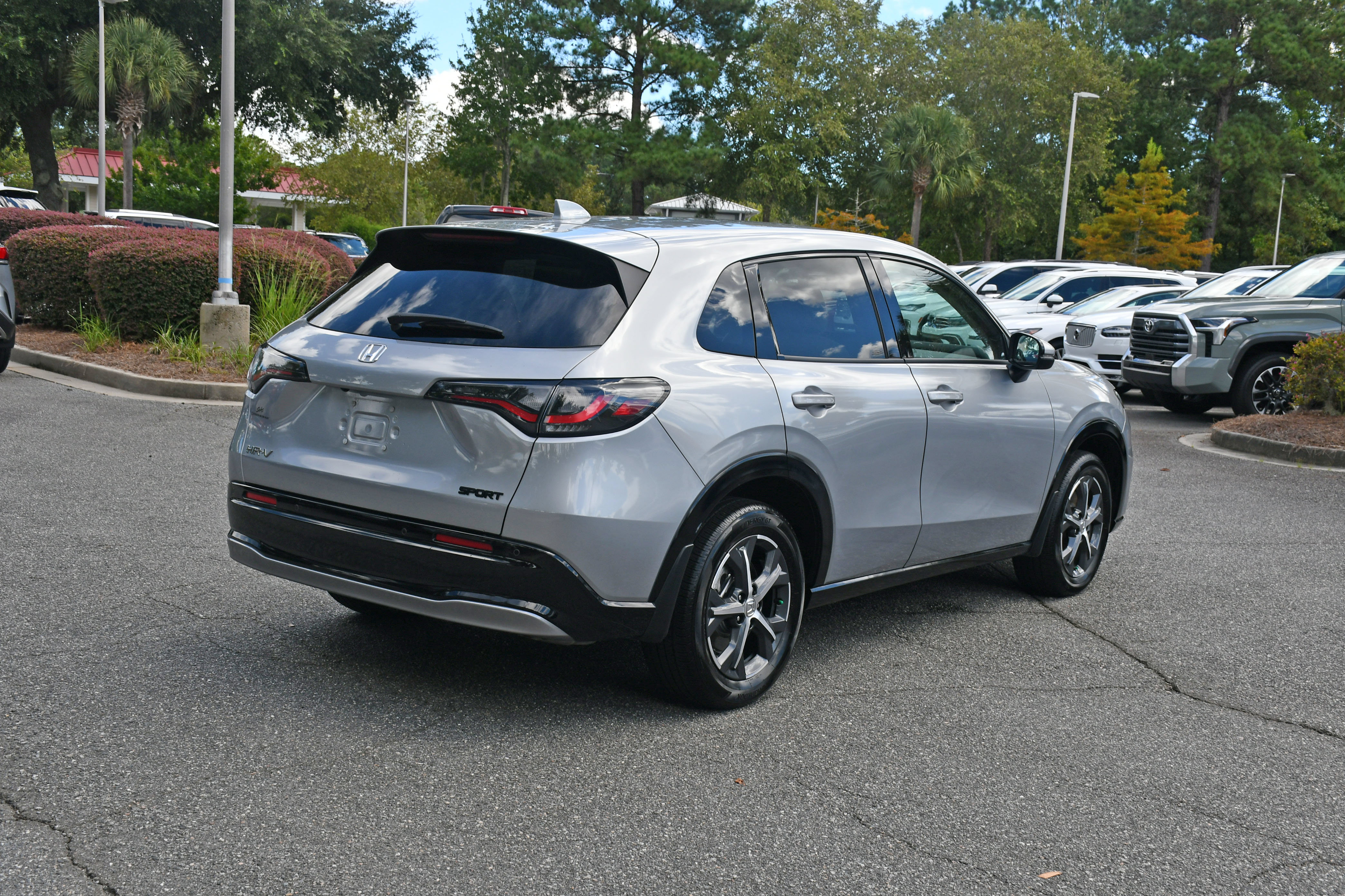 Used 2025 Honda HR-V EX-L image 4