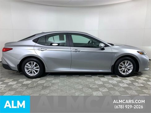 Used 2026 Toyota Camry LE w/ Convenience Package image 10