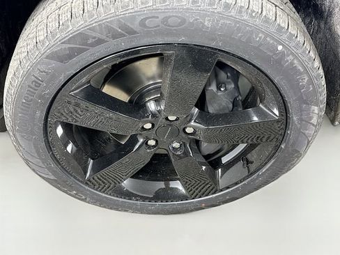 New 2026 Land Rover Defender 130 X-Dynamic SE image 34