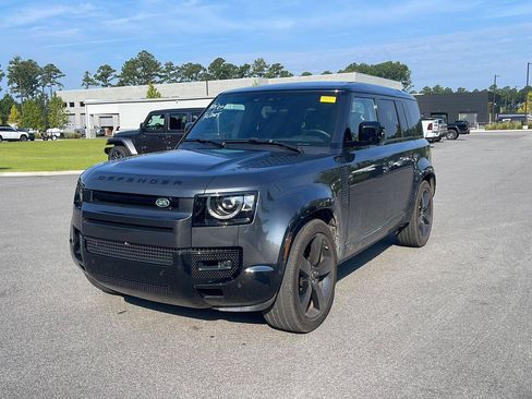 Used 2025 Land Rover Defender 110 X-Dynamic SE AWD/4WD image 3