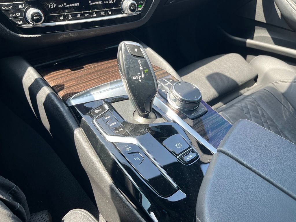 Used 2023 BMW 530e w/ Convenience Package RWD image 23